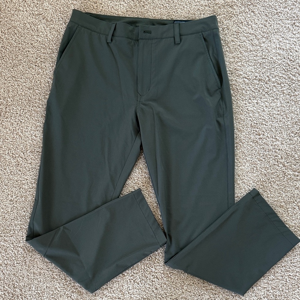 Vineyard Vines Men’s Performance Slacks